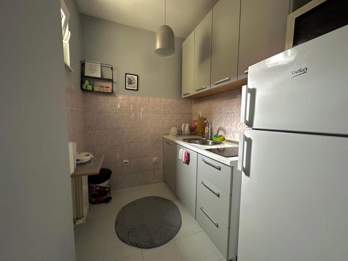 Apartment Teatar Tuzla Exteriör bild